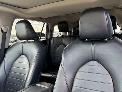 Used 2020 Toyota Highlander XLE image 20