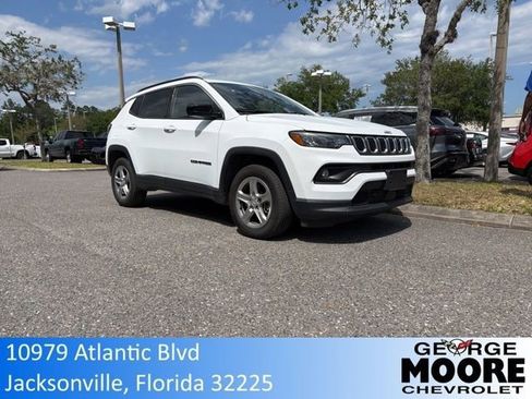 Used 2024 Jeep Compass Latitude AWD/4WD image 1