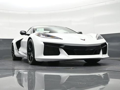 Used 2025 Chevrolet Corvette Z06 image 28