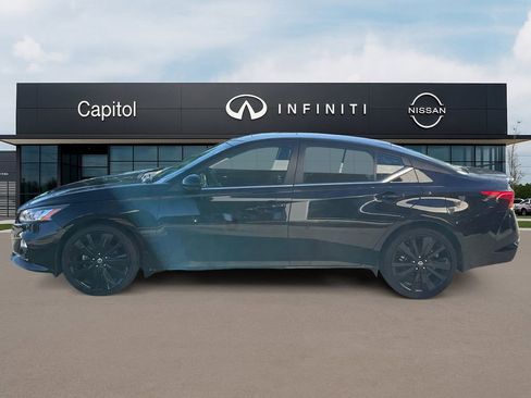 Used 2022 Nissan Altima 2.5 SR w/ Midnight Edition Package image 9