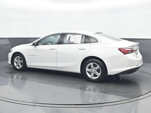 Used 2022 Chevrolet Malibu LT FWD image 4