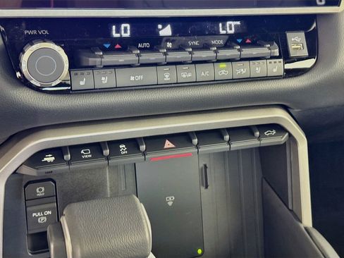New 2026 Toyota Tundra Limited AWD/4WD image 18