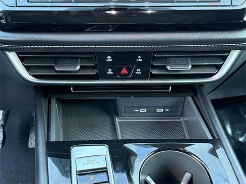 Used 2024 Volkswagen Atlas SE image 17