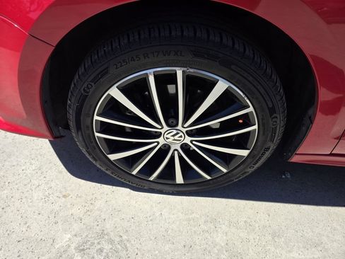 Used 2016 Volkswagen Jetta Sport image 7