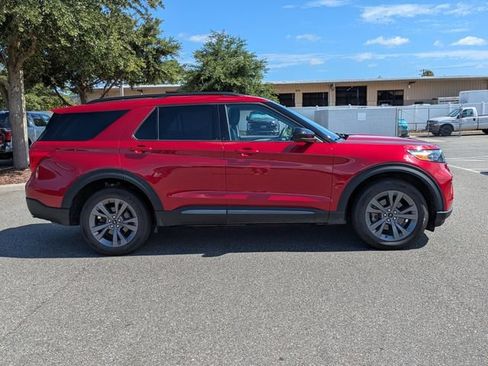 Used 2024 Ford Explorer XLT w/ Equipment Group 202A AWD/4WD image 2