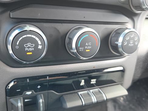 Used 2024 RAM 2500 Big Horn w/ Bed Utility Group image 17