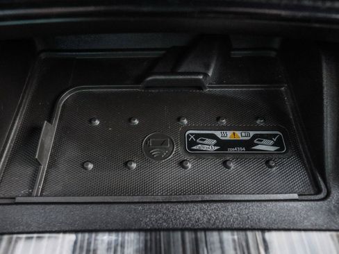 Used 2018 Chevrolet Impala Premier w/ Premier Confidence Package FWD image 12