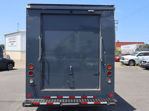 Used 2022 Ford Transit 350 DRW RWD image 6