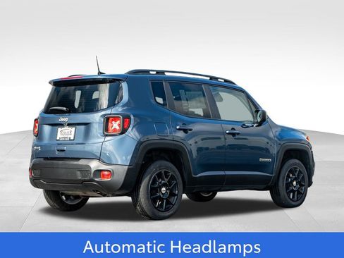 Used 2023 Jeep Renegade Latitude w/ Premium Group AWD/4WD image 7