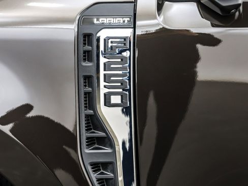 Used 2024 Ford F250 Lariat w/ Chrome Package image 10