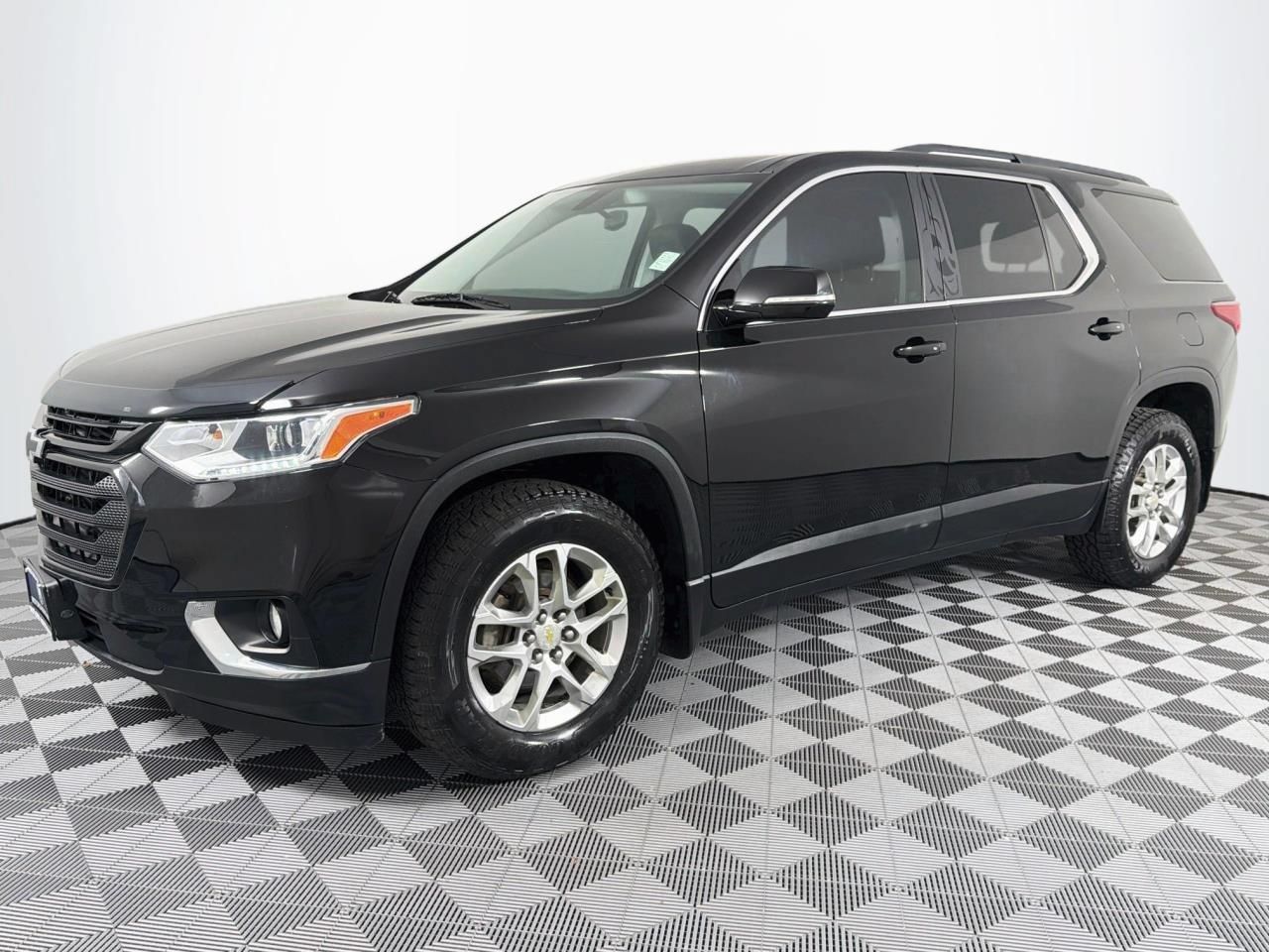 Used 2019 Chevrolet Traverse LT w/ LPO, Black Accent Package AWD/4WD image 6