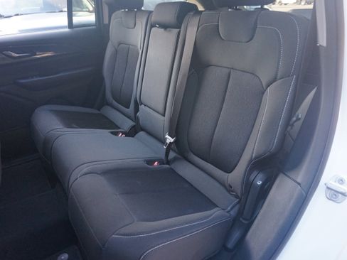 Used 2023 Jeep Grand Cherokee Laredo w/ Luxury Tech Group I image 18