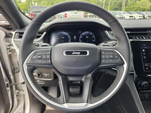 Used 2024 Jeep Grand Cherokee Altitude RWD image 38