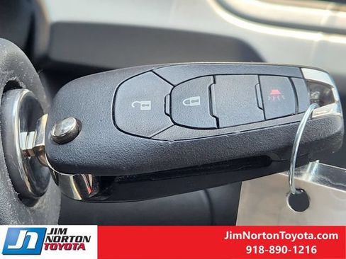 Used 2025 Chevrolet Trax LS FWD image 21