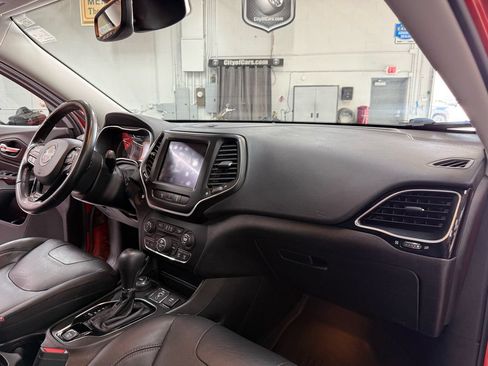 Used 2021 Jeep Cherokee Latitude Lux w/ Sun & Sound Group AWD/4WD image 16