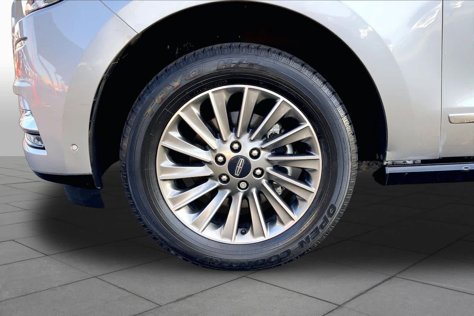 Used 2021 Lincoln Navigator 4WD image 11