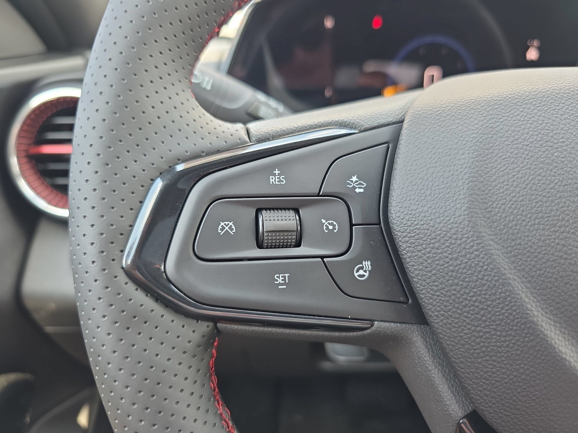 New 2026 Chevrolet Trax RS w/ Driver Confidence Package FWD image 19