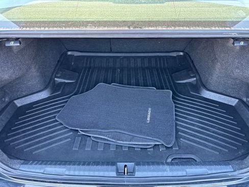 Used 2022 Subaru Legacy Limited image 25