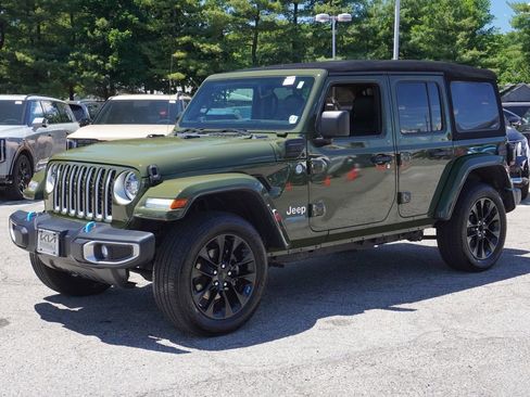 Used 2022 Jeep Wrangler Unlimited Sahara w/ Cold Weather Group AWD/4WD image 7
