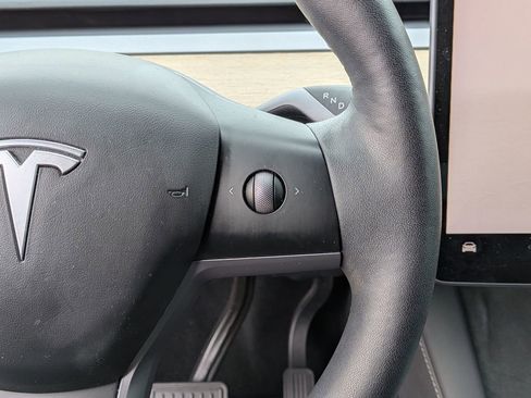 Used 2023 Tesla Model Y Long Range image 25