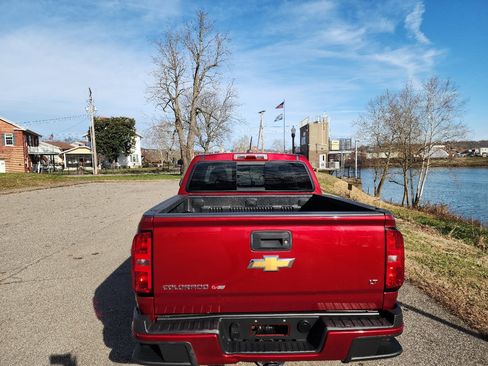 Used 2018 Chevrolet Colorado LT w/ LT Convenience Package image 4