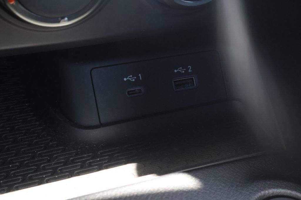 Used 2023 Nissan Z w/ Floor Mat Package (L93) RWD image 33