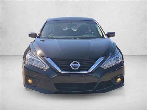 Used 2018 Nissan Altima 2.5 SV FWD image 2