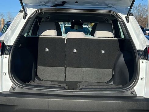 Used 2024 Toyota Corolla Cross L image 16