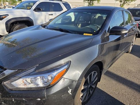 Used 2016 Nissan Altima 2.5 SV w/ Convenience Package image 10
