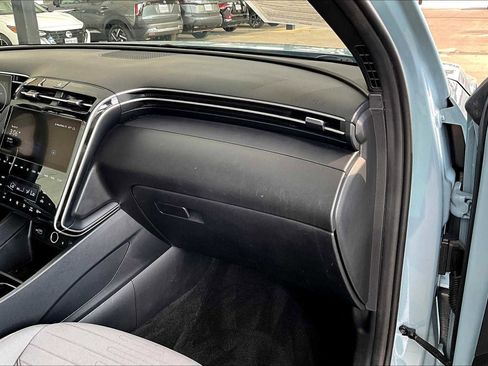 Used 2023 Hyundai Santa Cruz SEL Premium w/ Launch Package image 18