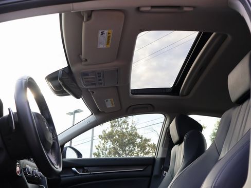 Certified 2019 Honda Accord Touring image 32