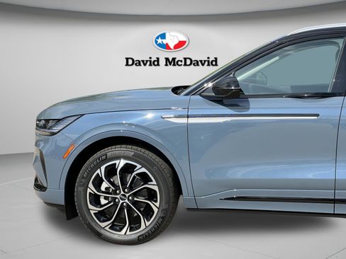 New 2026 Lincoln Nautilus Reserve image 34