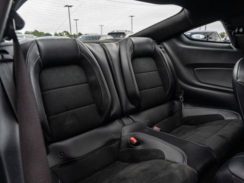 Used 2016 Ford Mustang Shelby GT350 w/ Technology Package RWD image 17