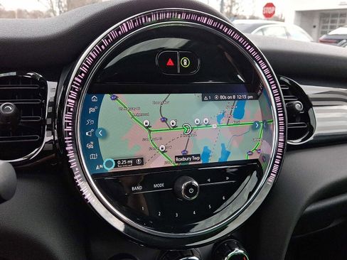 Used 2023 MINI Cooper 4-Door Hardtop w/ Multitone Edition image 19