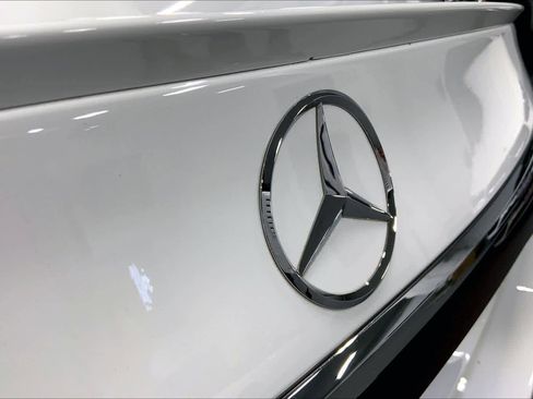 Used 2025 Mercedes-Benz E 350 Sedan image 9