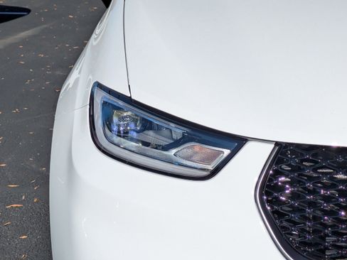 New 2026 Chrysler Pacifica Select image 10