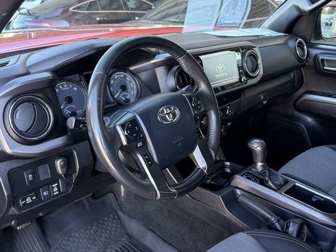 Used 2020 Toyota Tacoma TRD Off-Road w/ Technology Package image 20