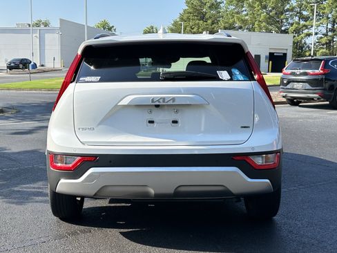 Used 2023 Kia Niro EX FWD image 10
