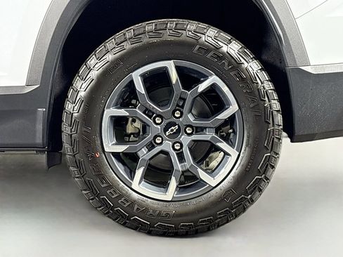 New 2026 Chevrolet Equinox ACTIV w/ Convenience Package III image 30