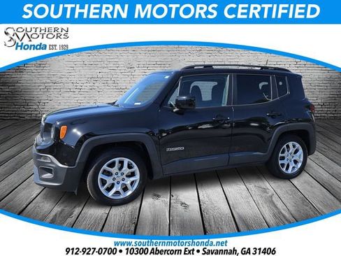 Used 2018 Jeep Renegade Latitude FWD image 1