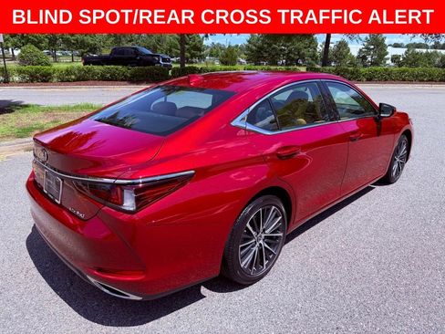 Used 2025 Lexus ES 350 w/ Premium Package FWD image 7