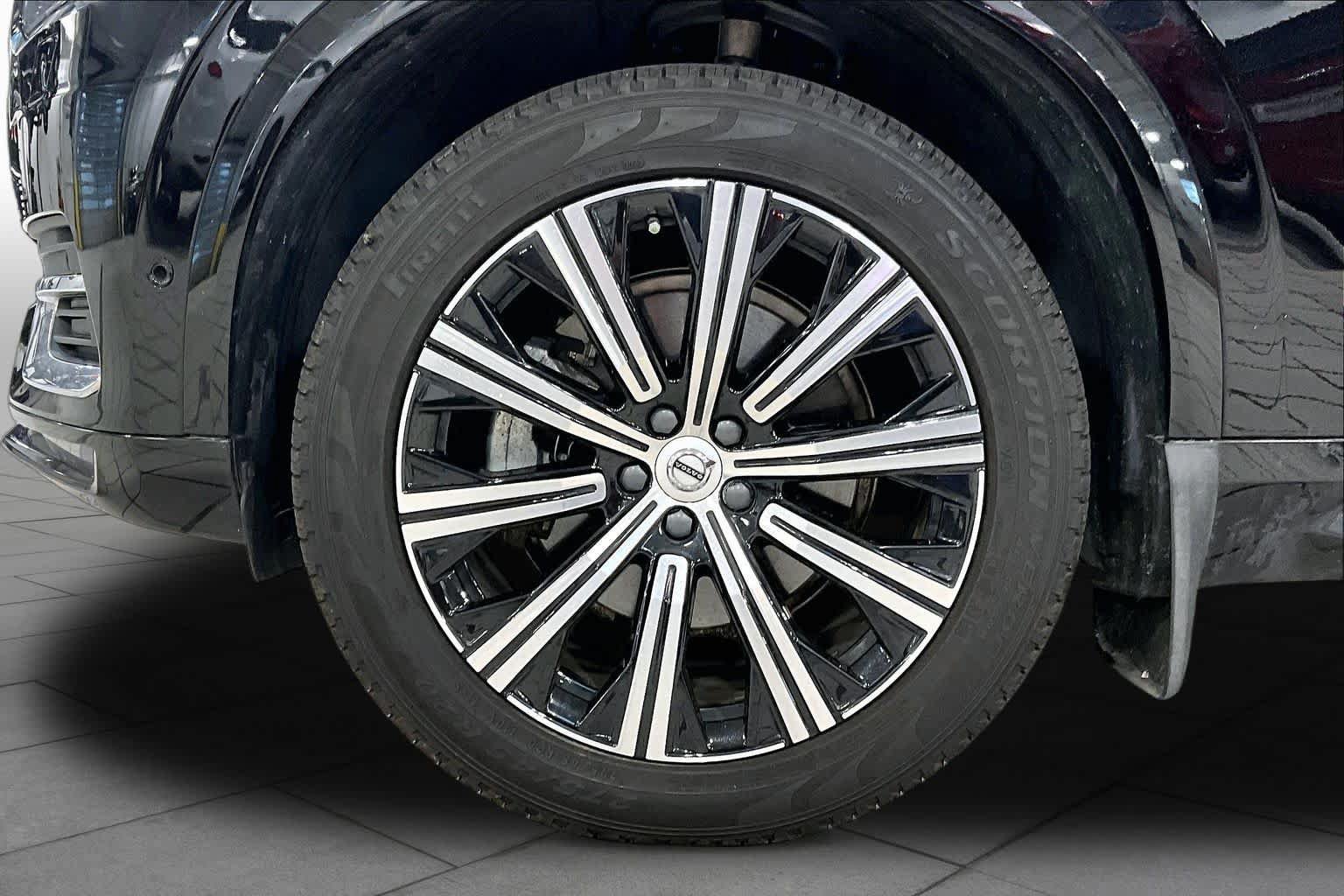 Used 2024 Volvo XC90 B6 Plus AWD/4WD image 11