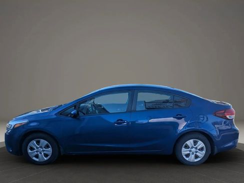 Used 2017 Kia Forte LX image 2