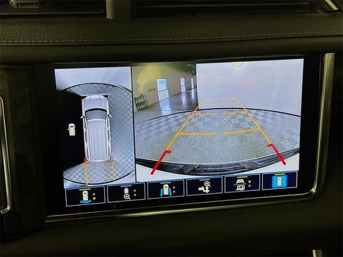 Used 2021 GMC Yukon Denali image 15