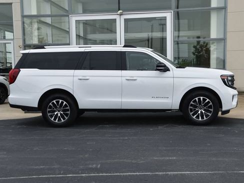 Used 2025 Ford Expedition Max Platinum AWD/4WD image 7
