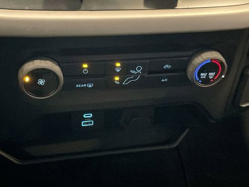 Used 2022 Ford F150 XLT w/ XTR Package image 19