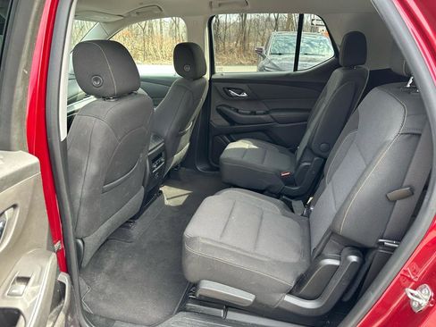 Used 2020 Chevrolet Traverse LT image 11