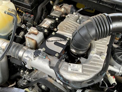 Used 2018 Nissan Titan PRO-4X w/ Pro-4x Utility Package image 32