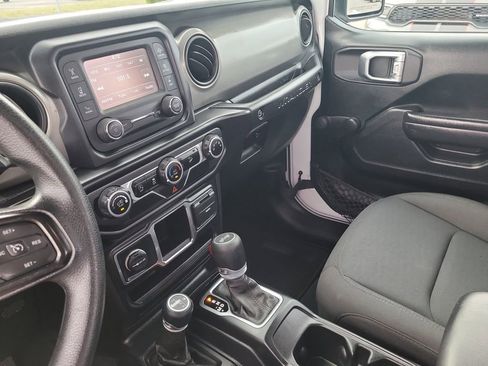 Certified 2020 Jeep Wrangler Sport image 14