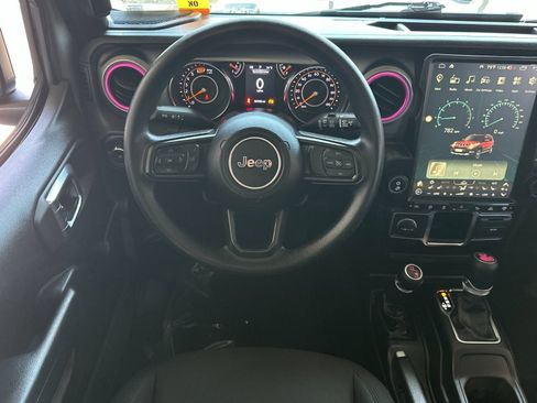 Used 2021 Jeep Wrangler Unlimited Sport AWD/4WD image 13